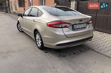 Седан Ford Fusion 2018 в Хусте