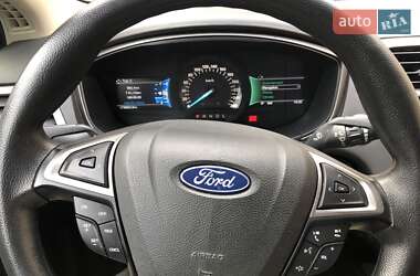 Седан Ford Fusion 2018 в Хусте