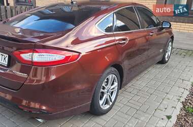 Седан Ford Fusion 2014 в 