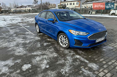 Седан Ford Fusion 2019 в 