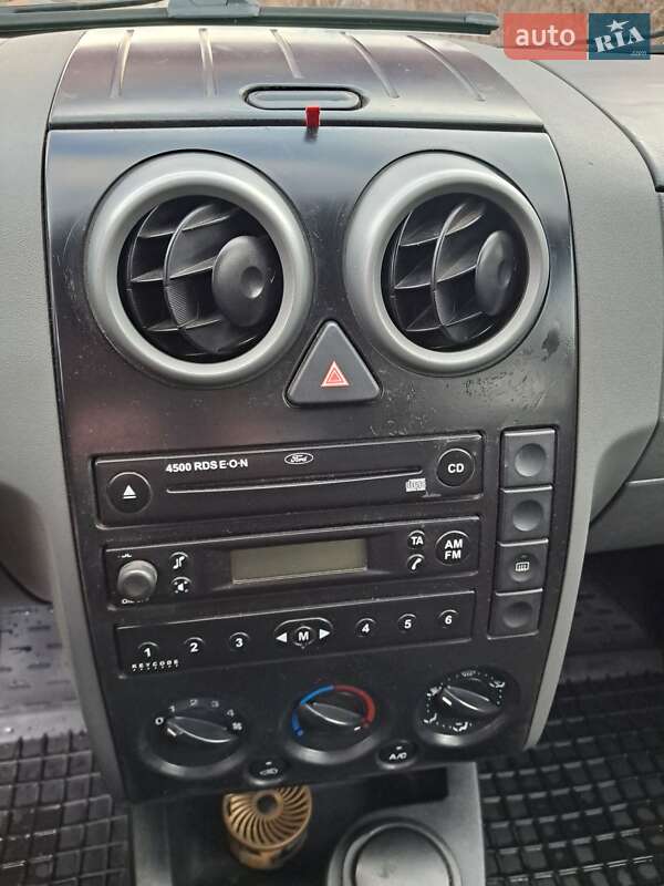 Хетчбек Ford Fusion 2003 в Безлюдівці