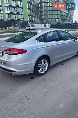 Седан Ford Fusion 2017 в 