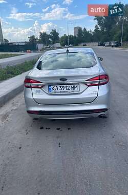 Седан Ford Fusion 2017 в 