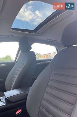Седан Ford Fusion 2017 в 
