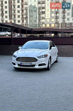 Седан Ford Fusion 2015 в 