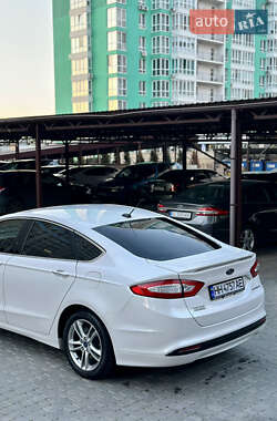 Седан Ford Fusion 2015 в 