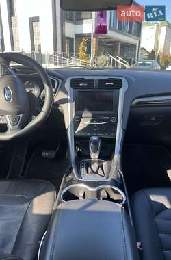 Седан Ford Fusion 2014 в 