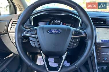 Седан Ford Fusion 2020 в 