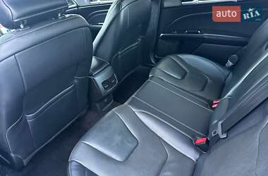 Седан Ford Fusion 2019 в 