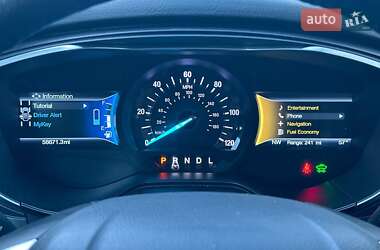 Седан Ford Fusion 2019 в 