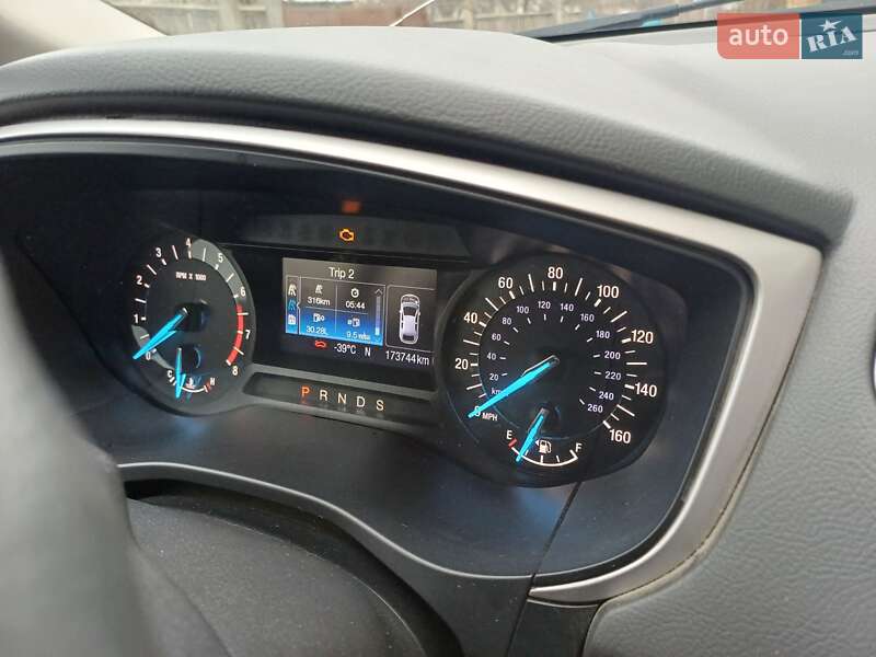 Седан Ford Fusion 2013 в Черкасах