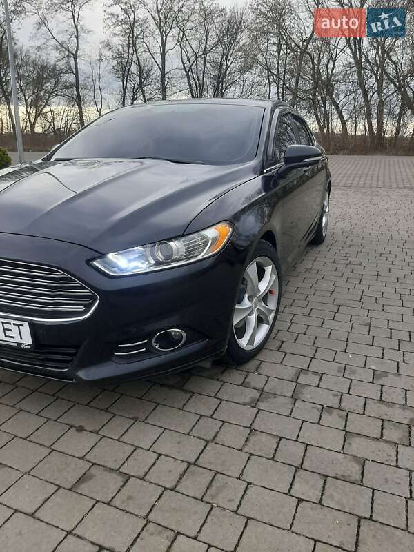 Седан Ford Fusion 2014 в Черновцах