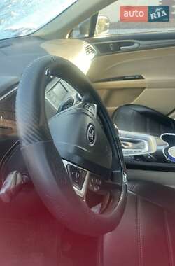Седан Ford Fusion 2013 в 
