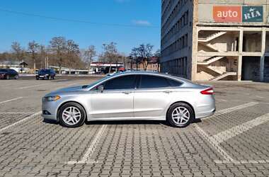 Седан Ford Fusion 2015 в 
