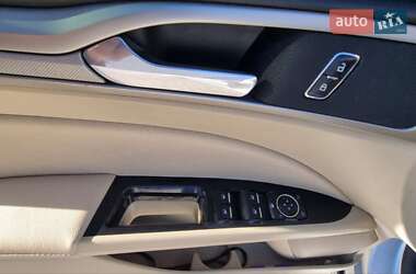 Седан Ford Fusion 2015 в 