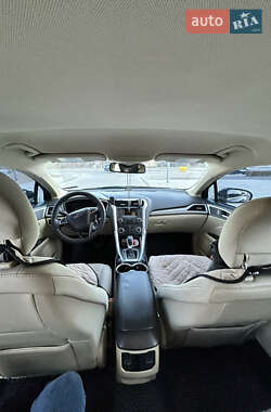 Седан Ford Fusion 2014 в 