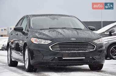 Седан Ford Fusion 2020 в Львові