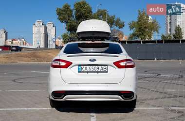 Седан Ford Fusion 2015 в 