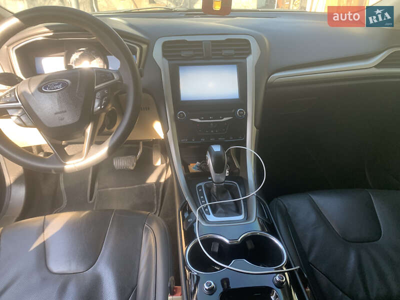 Седан Ford Fusion 2014 в Львове