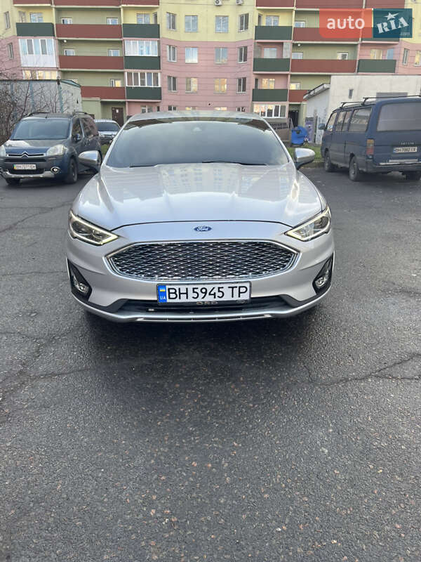 Седан Ford Fusion 2019 в 