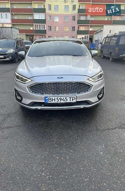 Седан Ford Fusion 2019 в 