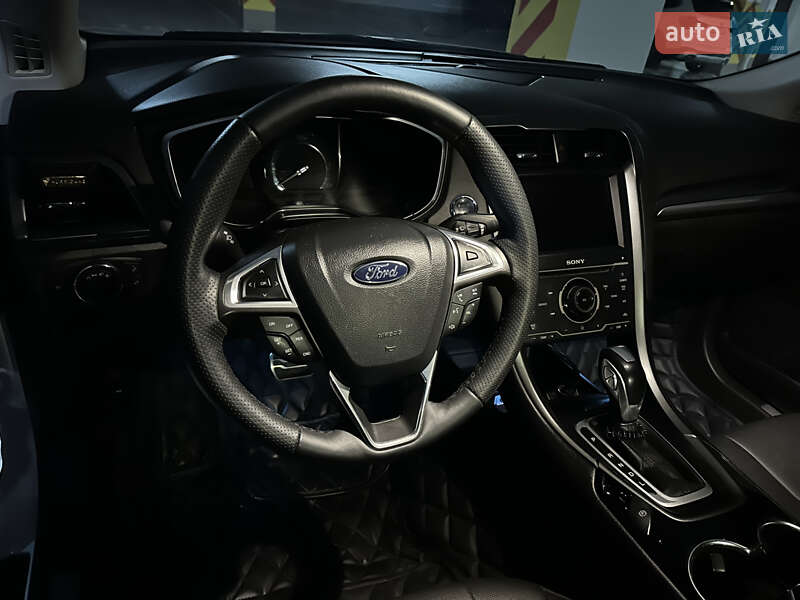 Седан Ford Fusion 2014 в Одесі