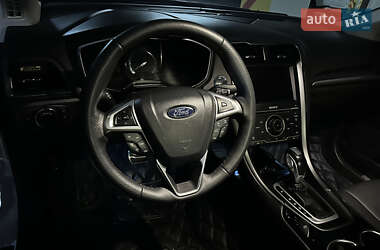 Седан Ford Fusion 2014 в 