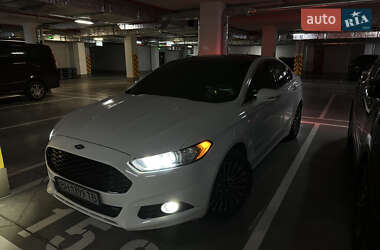 Седан Ford Fusion 2014 в 
