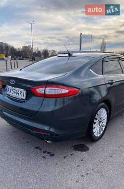 Седан Ford Fusion 2015 в 