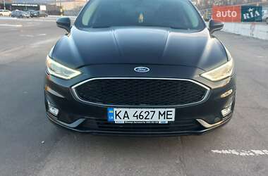 Седан Ford Fusion 2016 в 