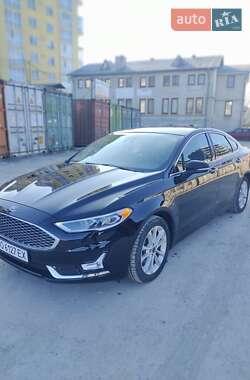 Седан Ford Fusion 2019 в Тернополі