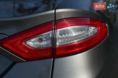 Седан Ford Fusion 2013 в Стрию