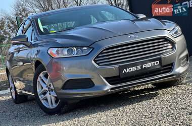 Седан Ford Fusion 2013 в Стрию