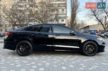 Седан Ford Fusion 2017 в 