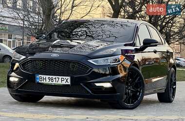 Седан Ford Fusion 2017 в 