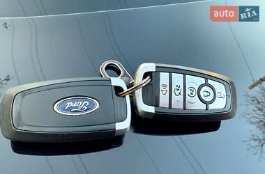 Седан Ford Fusion 2017 в 