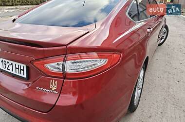 Седан Ford Fusion 2016 в 