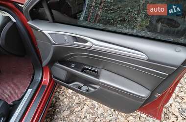Седан Ford Fusion 2016 в 