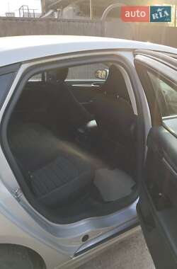 Седан Ford Fusion 2016 в 