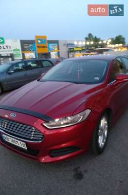 Седан Ford Fusion 2015 в 