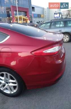 Седан Ford Fusion 2015 в 