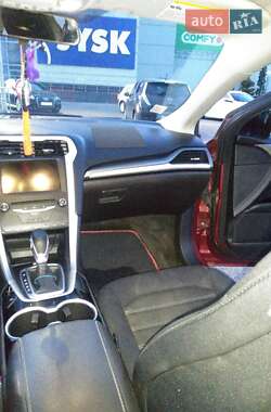 Седан Ford Fusion 2015 в 