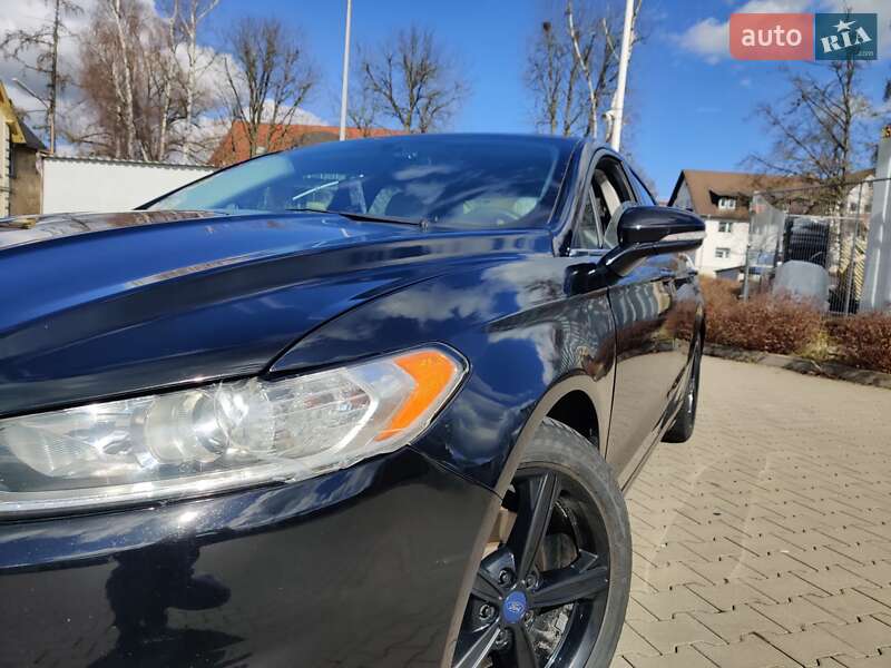 Седан Ford Fusion 2015 в Львове