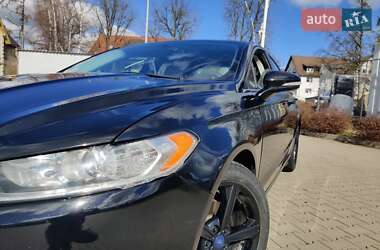 Седан Ford Fusion 2015 в 
