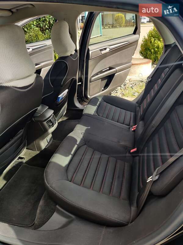 Седан Ford Fusion 2015 в Львове