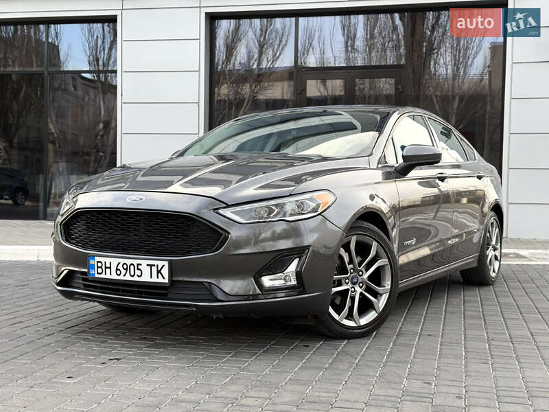 Седан Ford Fusion 2019 в 