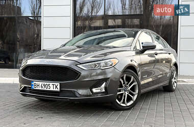 Седан Ford Fusion 2019 в 