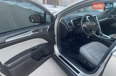 Седан Ford Fusion 2015 в 