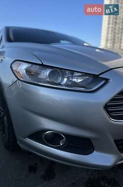 Седан Ford Fusion 2013 в 