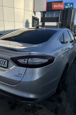 Седан Ford Fusion 2013 в 